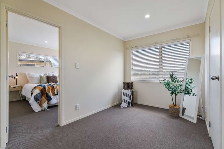 Photo of property in 34 Aitkenhead Court, Parakai, 0830