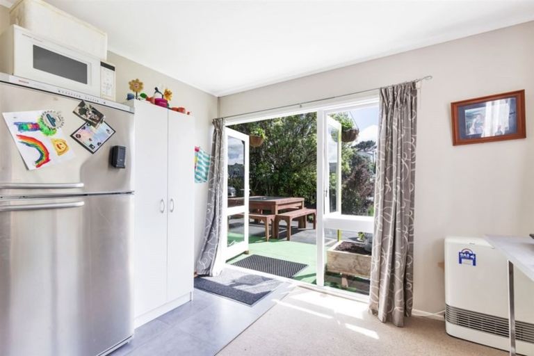 Photo of property in 18 Glenamoy Crescent, Johnsonville, Wellington, 6037