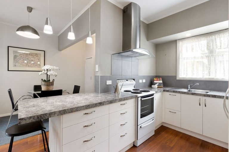 Photo of property in 84 Latham Street, Marewa, Napier, 4110