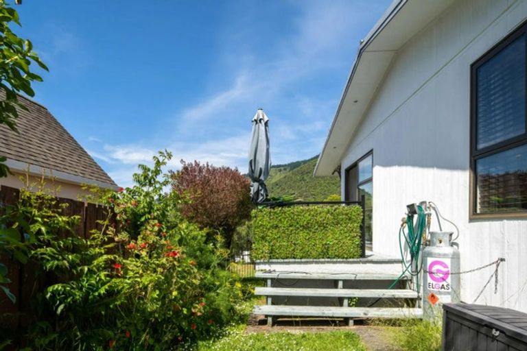 Photo of property in 247a Waikawa Road, Waikawa, Picton, 7220