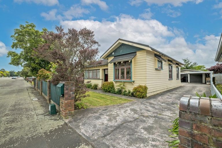 Photo of property in 37 Shamrock Street, Takaro, Palmerston North, 4412