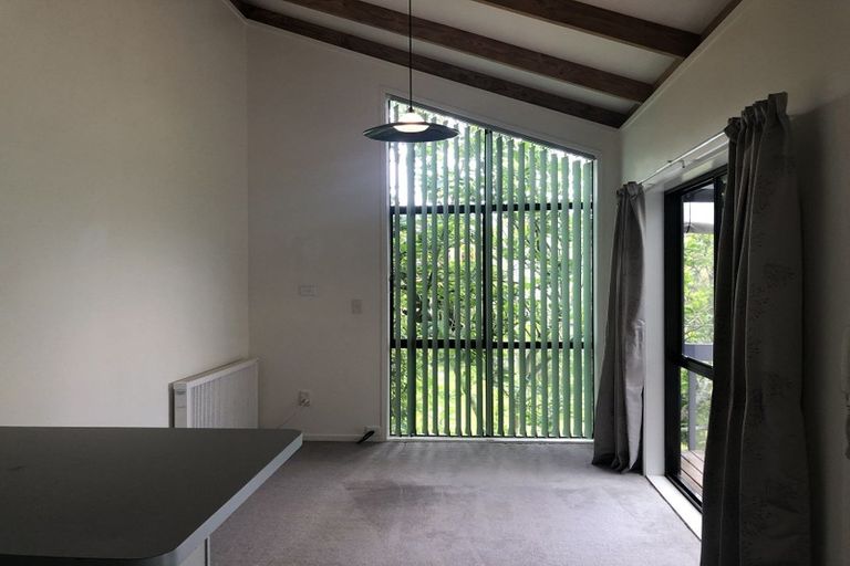 Photo of property in 949 East Coast Road, Torbay, Auckland, 0630