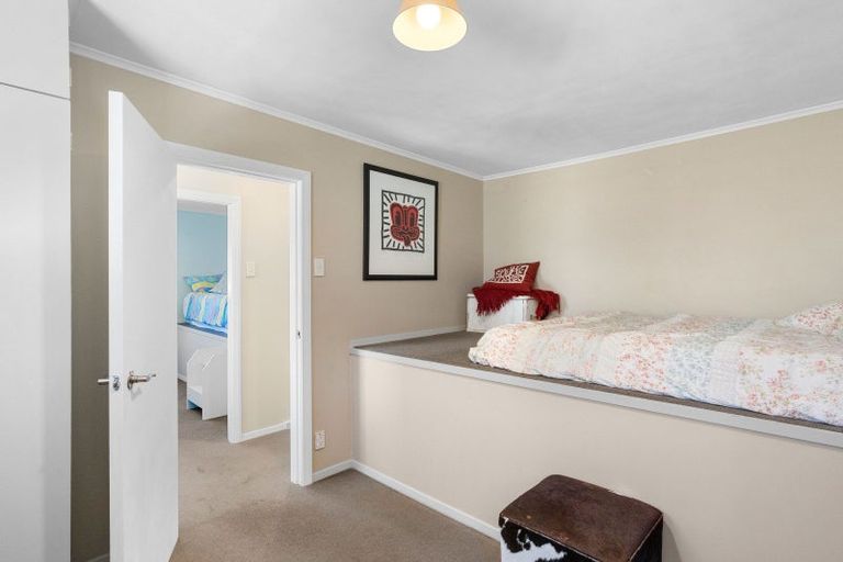 Photo of property in 71 Muritai Road, Eastbourne, Lower Hutt, 5013
