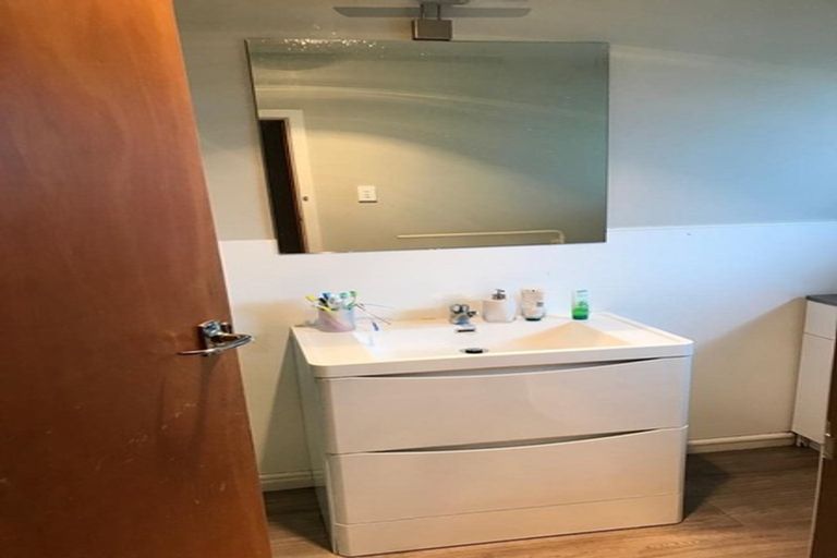 Photo of property in 4/28 Peer Street, Upper Riccarton, Christchurch, 8041