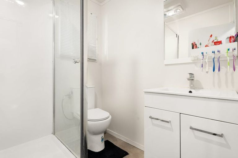 Photo of property in 31 Mckenzie Road, Mangere Bridge, Auckland, 2022