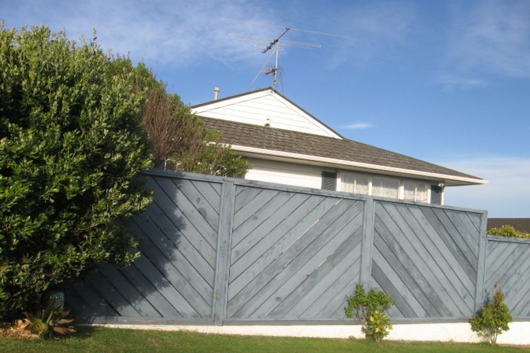 Photo of property in 52 Eskdale Road, Papakowhai, Porirua, 5024