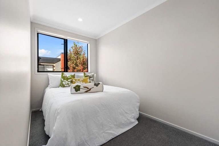 Photo of property in 5 Kerewhenua Crescent, Hobsonville, Auckland, 0616