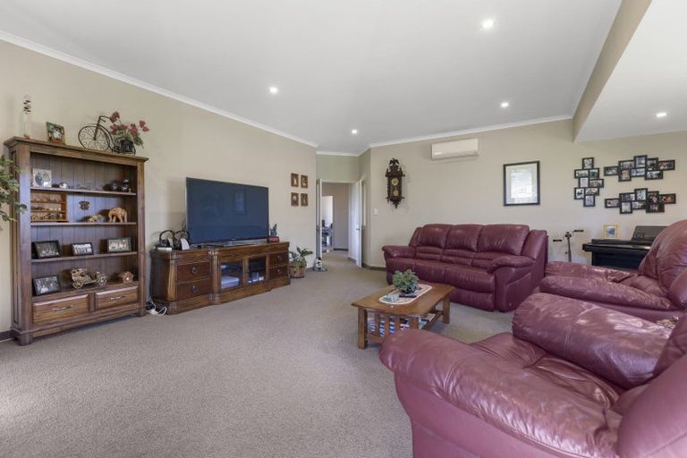 Photo of property in 8 Pitt Road, Hillsborough, New Plymouth, 4372