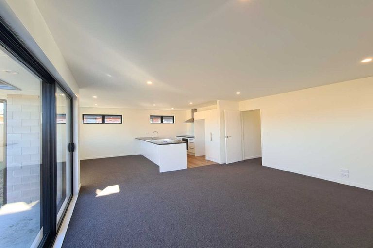Photo of property in 6 Harry Manship Crescent, Halswell, Christchurch, 8025