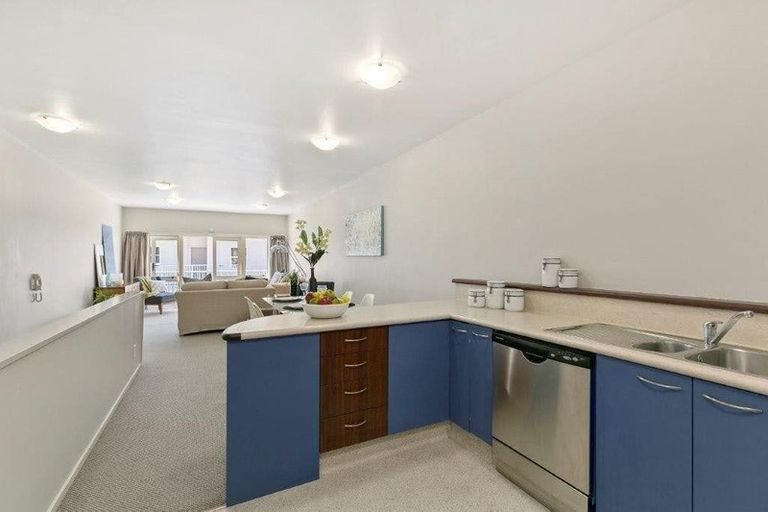 Photo of property in Luxford Villas, 110/72 Herald Street, Berhampore, Wellington, 6023