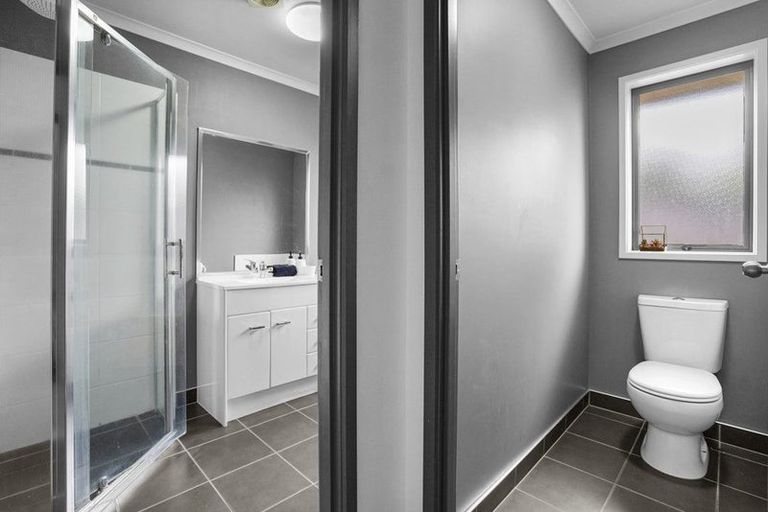 Photo of property in 109 Farnborough Drive, Grandview Heights, Hamilton, 3200