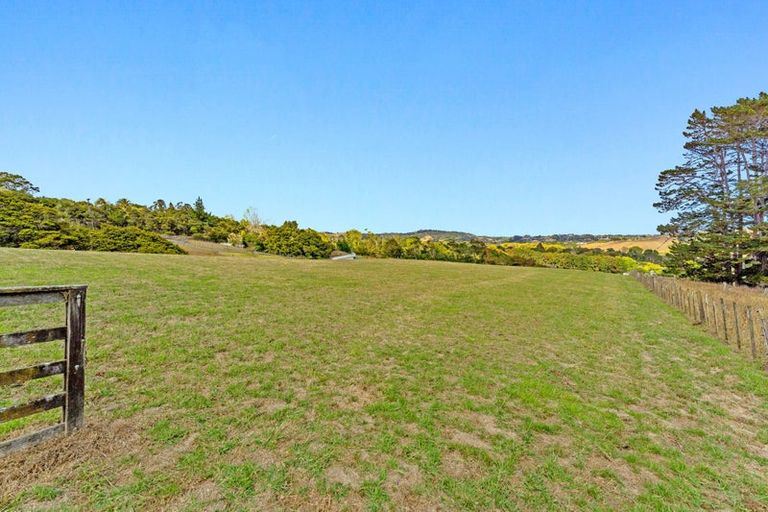 Photo of property in 11 Taylor Road, Waimauku, 0882