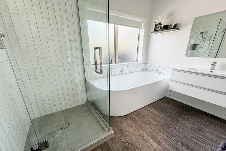 Photo of property in 14 Elmslie Grove, Halswell, Christchurch, 8025