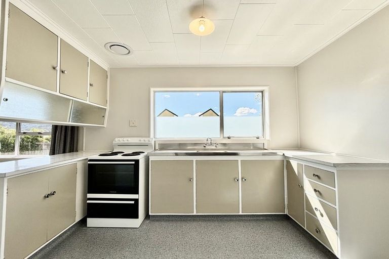 Photo of property in 3/12 Fraser Street, Wainuiomata, Lower Hutt, 5014