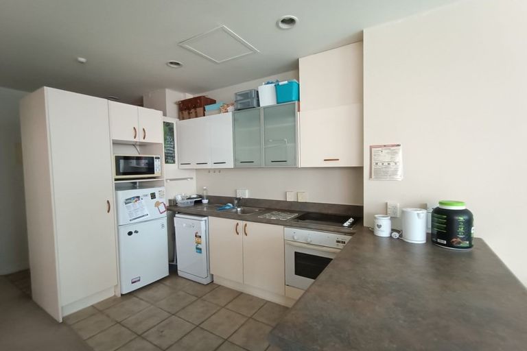 Photo of property in Terrace Tower Apartments, 8b/126 The Terrace, Wellington Central, Wellington, 6011