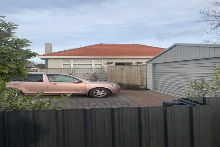 Photo of property in 996 Tremaine Avenue, Roslyn, Palmerston North, 4414