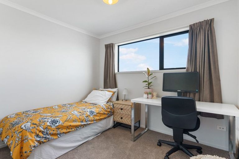 Photo of property in 76 Maire Road, Orewa, 0931