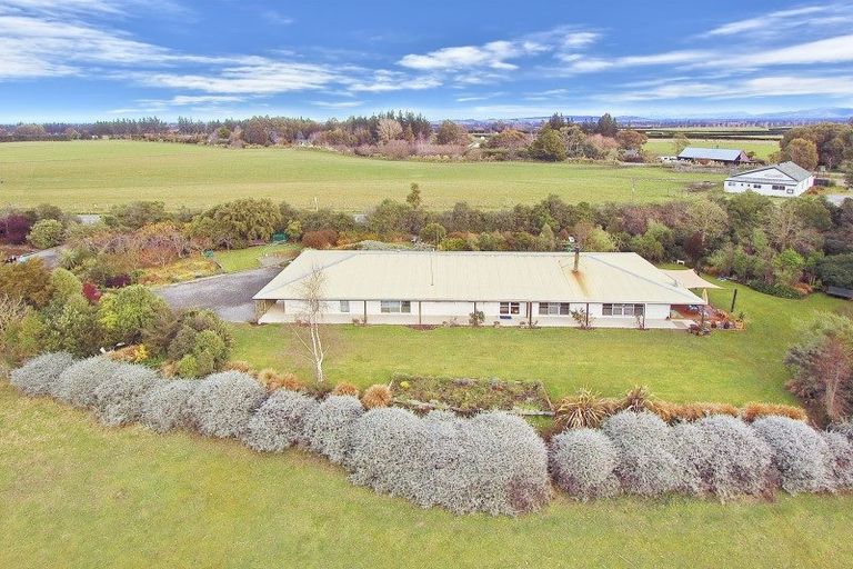 Photo of property in 610 Loburn Whiterock Road, Loburn, Rangiora, 7472
