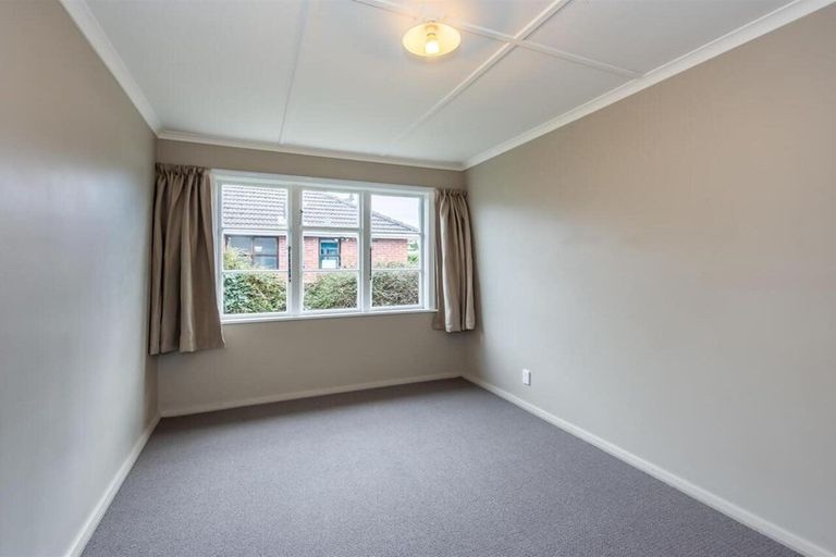Photo of property in 17 Dunarnan Street, Avonside, Christchurch, 8061