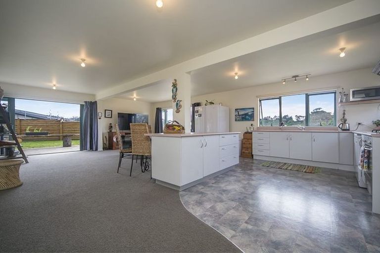 Photo of property in 61 Queen Street, Riverhead, 0820