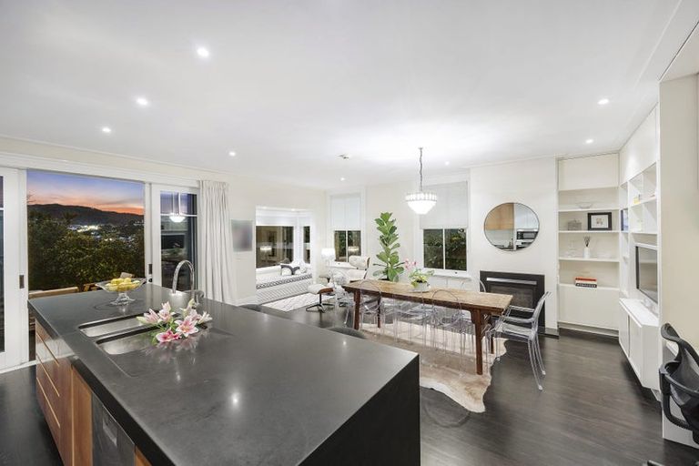 Photo of property in 18 Central Terrace, Kelburn, Wellington, 6012