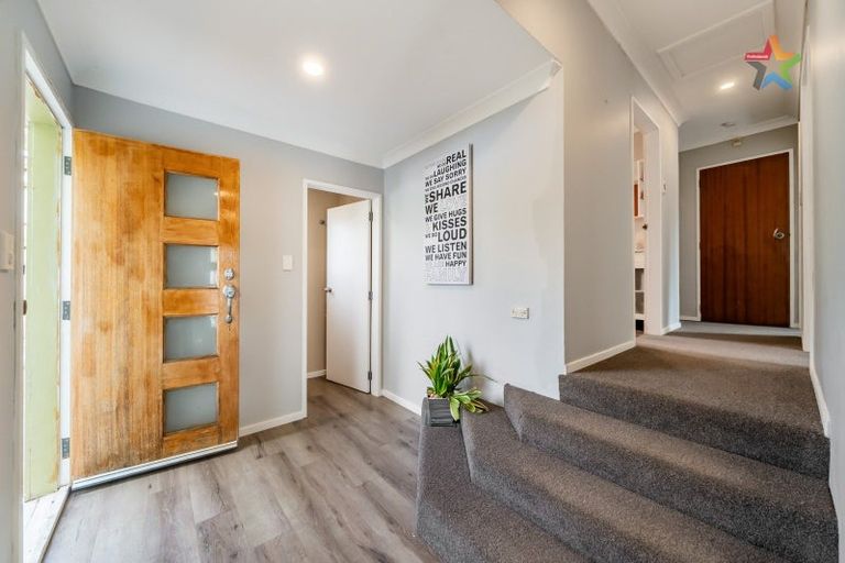 Photo of property in 12 Waipuna Grove, Stokes Valley, Lower Hutt, 5019