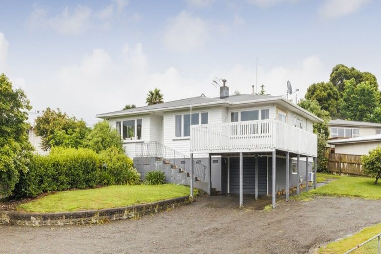 Photo of property in 8 Halcombe Road, Feilding, 4702