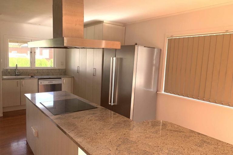 Photo of property in 31 Rosalind Road, Glenfield, Auckland, 0629