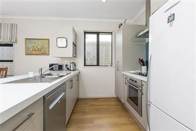 Photo of property in 48 Scoria Close, Pyes Pa, Tauranga, 3112