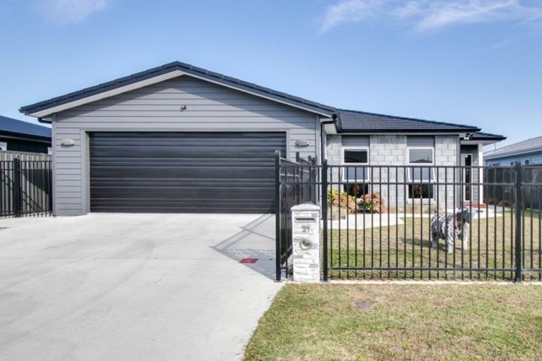 Photo of property in 21 Manganui Place, Te Awa, Napier, 4110