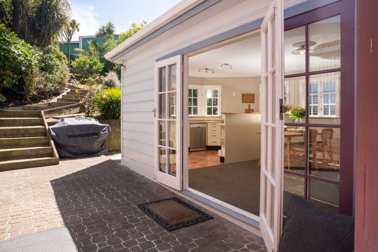 Photo of property in 10 Howard Street, Mount Cook, Wellington, 6021