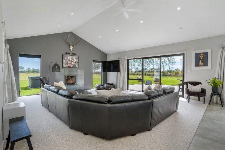 Photo of property in 141 Devereux Road, Winton, 9782