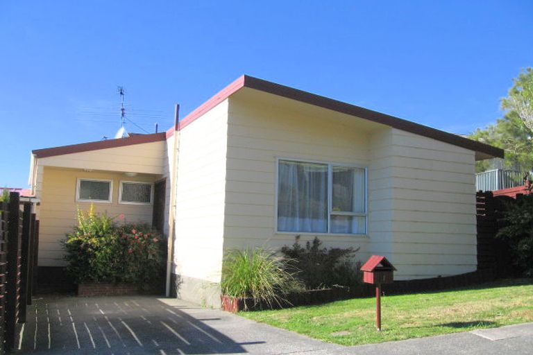 Photo of property in 9 Nalanda Crescent, Broadmeadows, Wellington, 6035