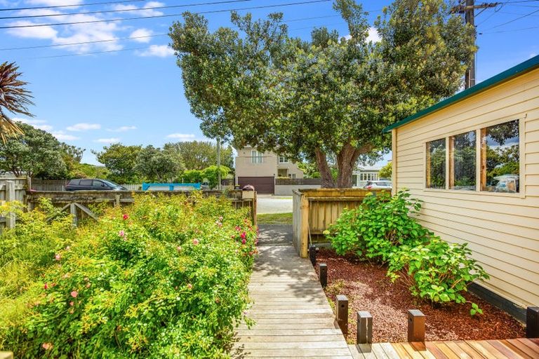 Photo of property in 23 Tuatoru Street, Eastbourne, Lower Hutt, 5013