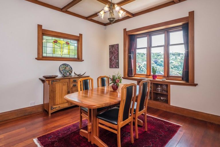 Photo of property in 43 Fairview Crescent, Kelburn, Wellington, 6012