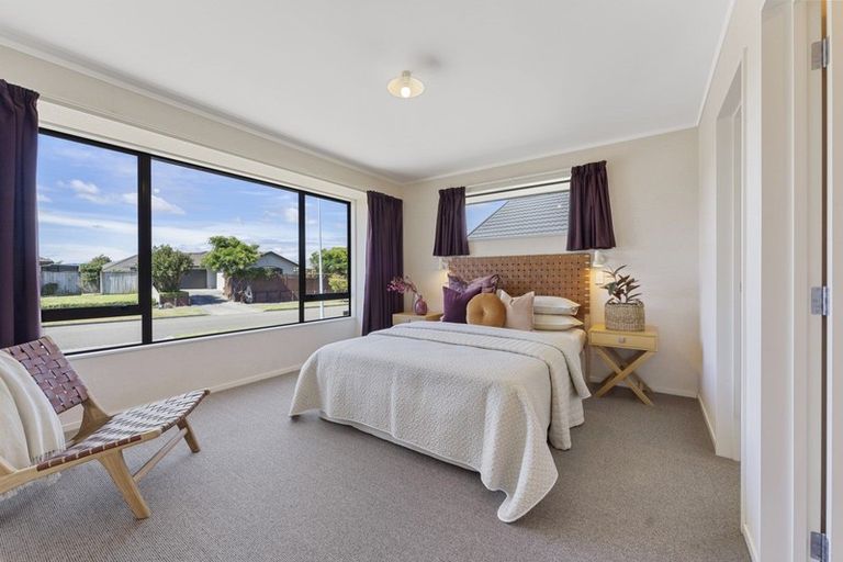 Photo of property in 17 Meridian Grove, Kelvin Grove, Palmerston North, 4414