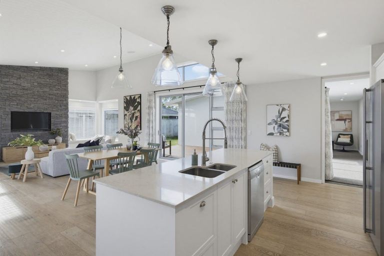 Photo of property in 9 Taranui Way, Paraparaumu Beach, Paraparaumu, 5032