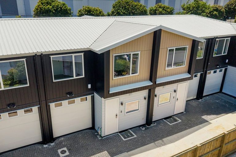 Photo of property in 2a Feasegate Street, Manurewa, Auckland, 2102