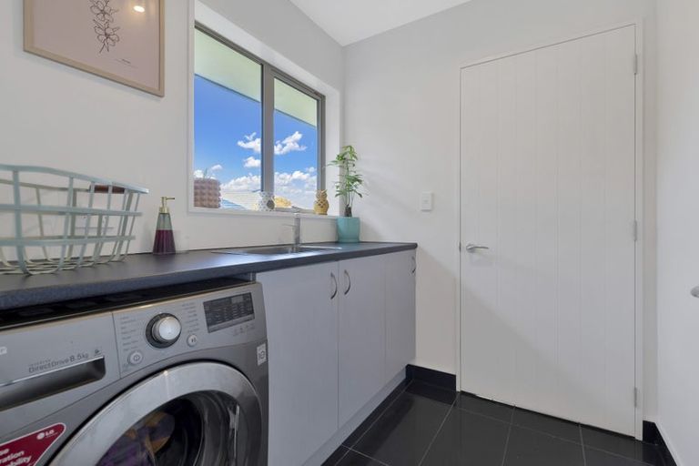 Photo of property in 19 Franklin Drive, Rangiora, 7400