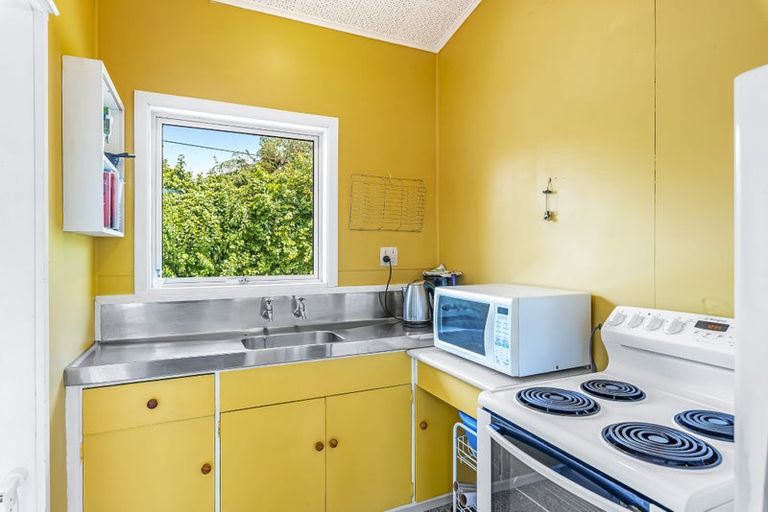 Photo of property in 41 Queens Road, Waikanae Beach, Waikanae, 5036