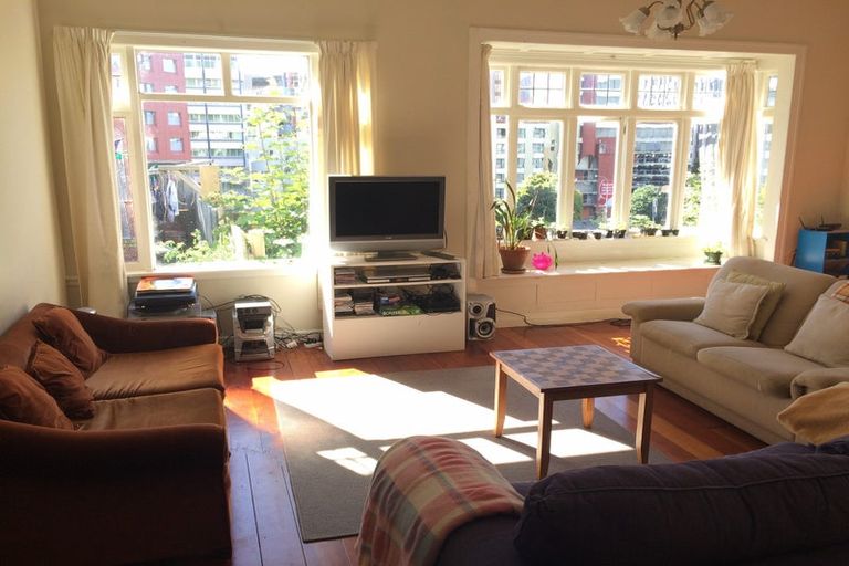 Photo of property in 1/17 Clifton Terrace, Kelburn, Wellington, 6012