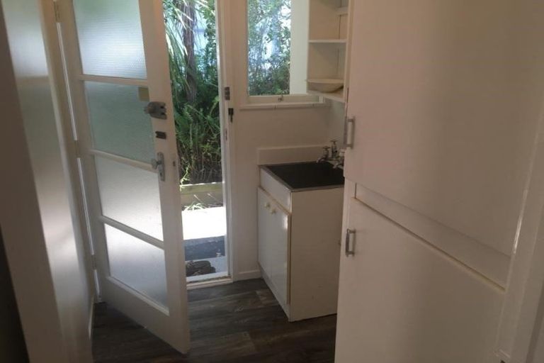 Photo of property in 147 Eskdale Road, Birkdale, Auckland, 0626