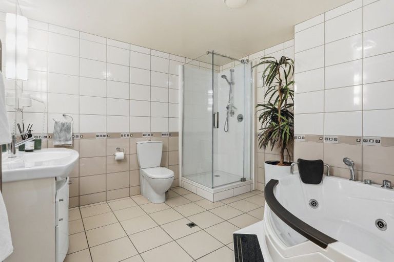 Photo of property in 1/6d Durham Street, Tauranga, 3110