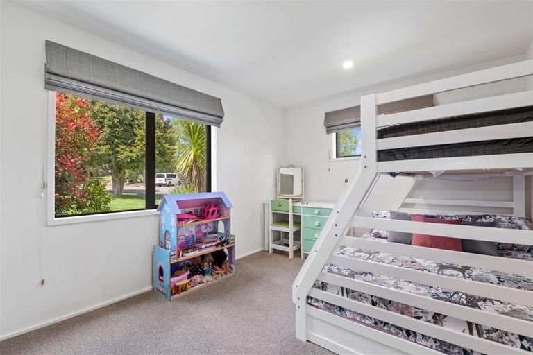 Photo of property in 12 Waitawa Place, Lynmore, Rotorua, 3010