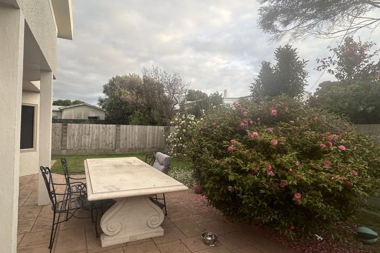Photo of property in 118a Seaview Road, Paraparaumu Beach, Paraparaumu, 5032