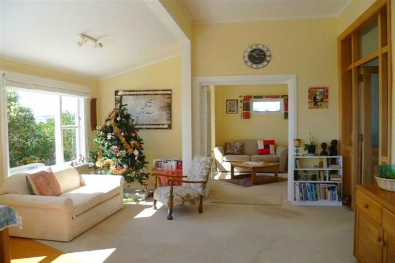 Photo of property in 29 Karepa Street, Brooklyn, Wellington, 6021