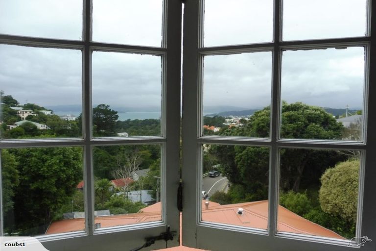 Photo of property in 39 Northland Road, Northland, Wellington, 6012