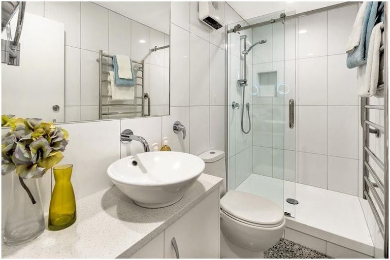 Photo of property in 2/24 Selwyn Road, Cockle Bay, Auckland, 2014