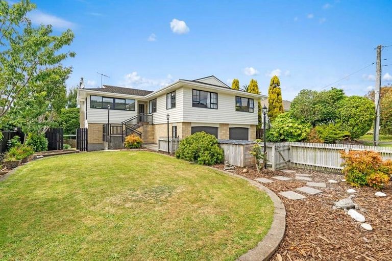 Photo of property in 25 Ngatitoa Street, Tawa, Wellington, 5028