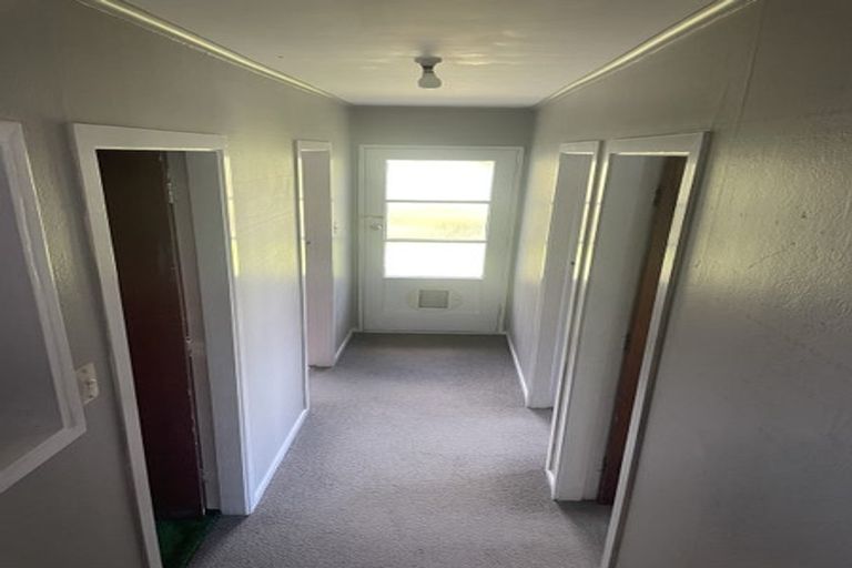 Photo of property in 15a Colchester Crescent, Newlands, Wellington, 6037